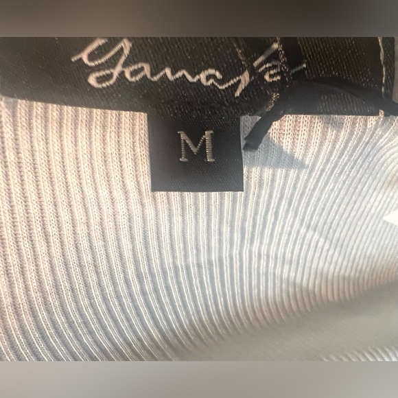 YANA K. Amelia Long Sleeve  V Neck Top Size Medium - Picture 6 of 6